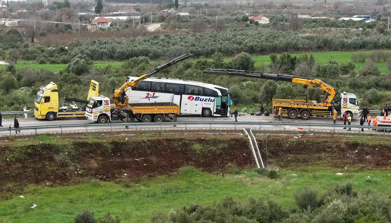 Antalya’da Yolcu Otobüsü Faciası: 10 Ölü, 24 Yaralı 47